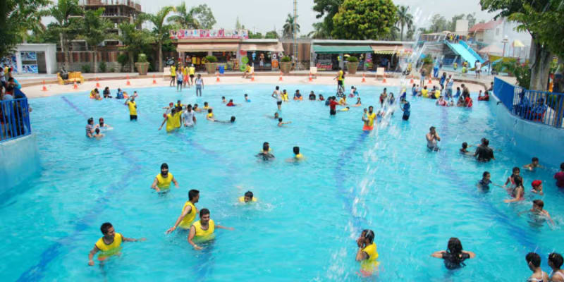 Hardy's World Amusement & Water Park