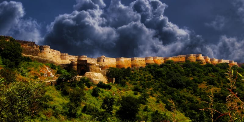 Take a Walk underneath the Stars at the Udaipur Solar Station