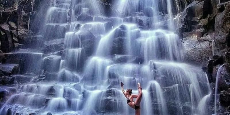 Kanto Lampo Waterfall