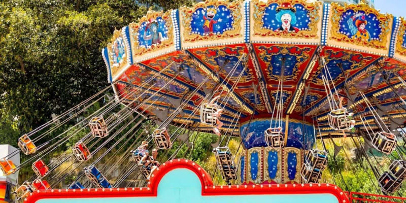 Enjo͏y Th͏rill͏ing Rides at Luna Park