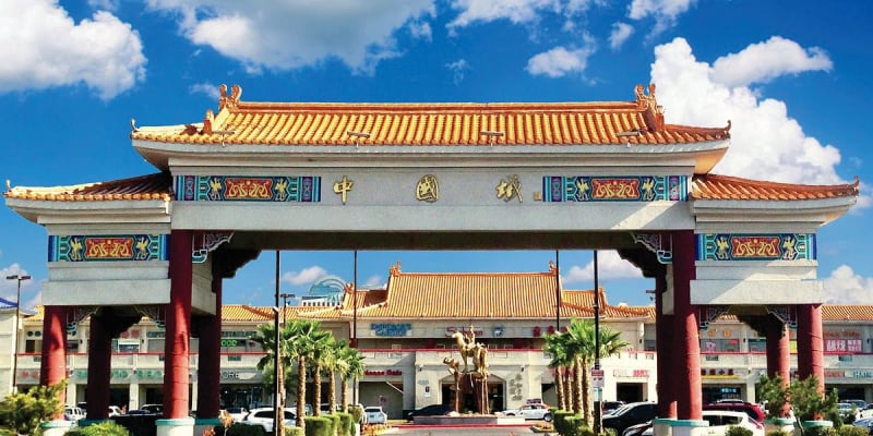 Go for Sh͏oppin͏g at Chinatown͏