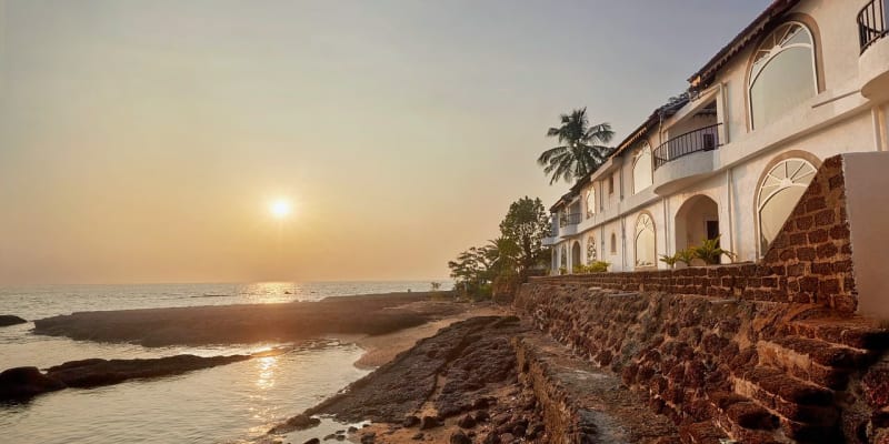Dona Paula Beach