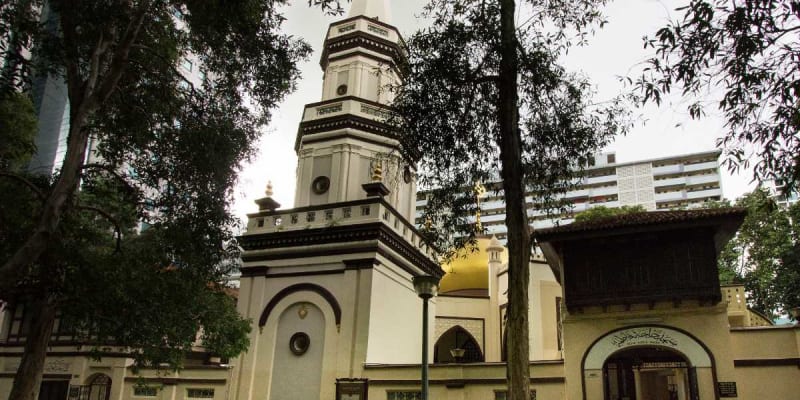 Pray at Hajjah Fatimah Mosque