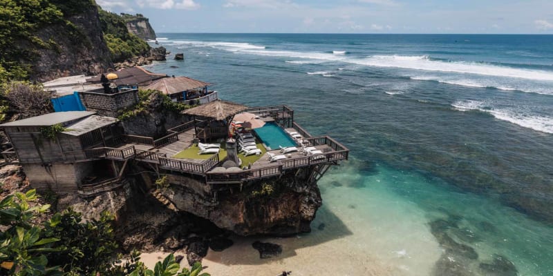 Surf on Suluban Beach