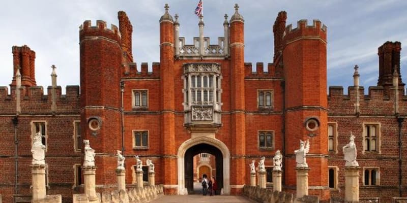 Pay a Visit at Hampton Court Palace