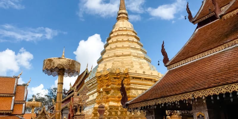 Visit The Gorgeous Wat Phra That Doi Suthep