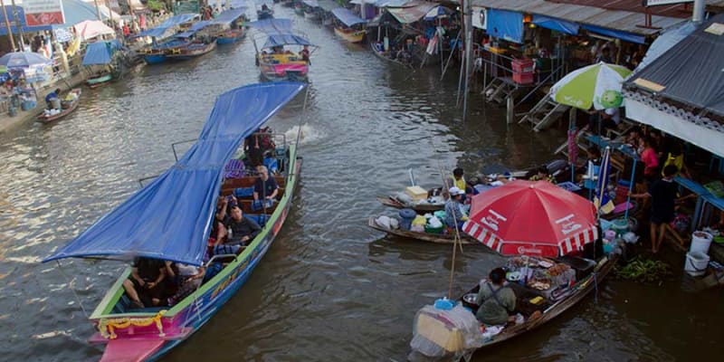 Amphawa Floating Market (Samut Songkhram Province)
