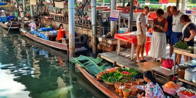 Bang Khla Floating Market (Chachoengsao Province)