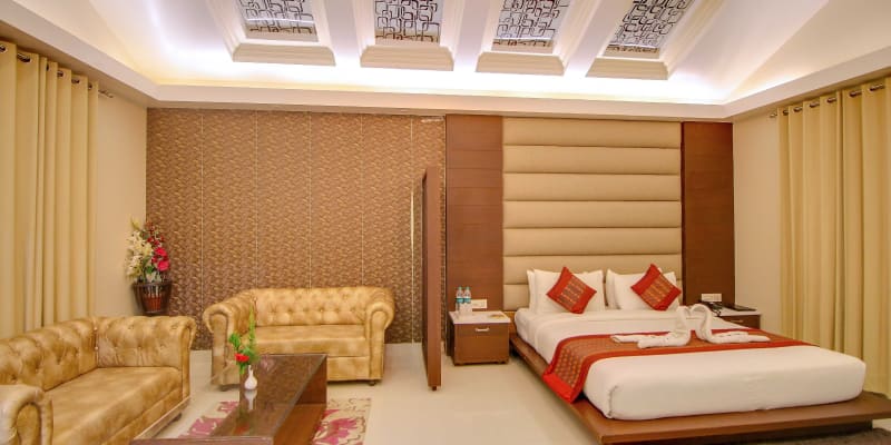 Maulik Mansion Resort