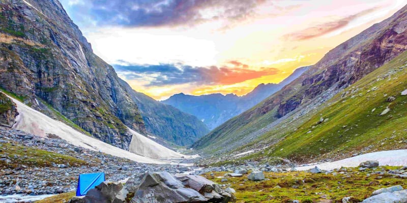 Book Hampta Pass Trek