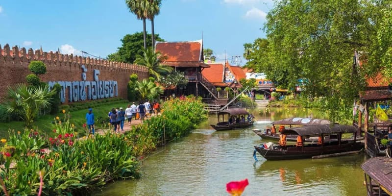 Ayothaya Floating Market (Ayutthaya)