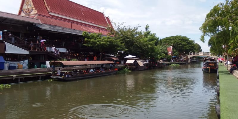 Kwan-Riam Floating Market (Bangkok)
