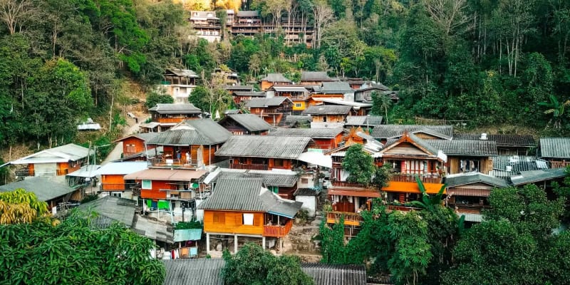 Mae Kampong Village
