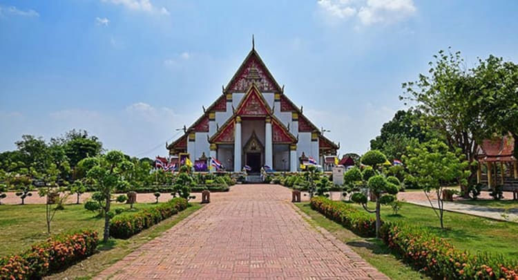 Wiharn Phra Mongkhon Bophit