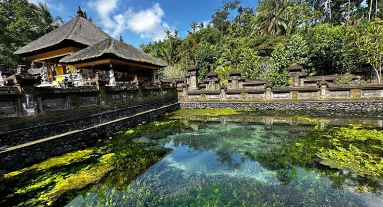 Holy Spring Water Temple
