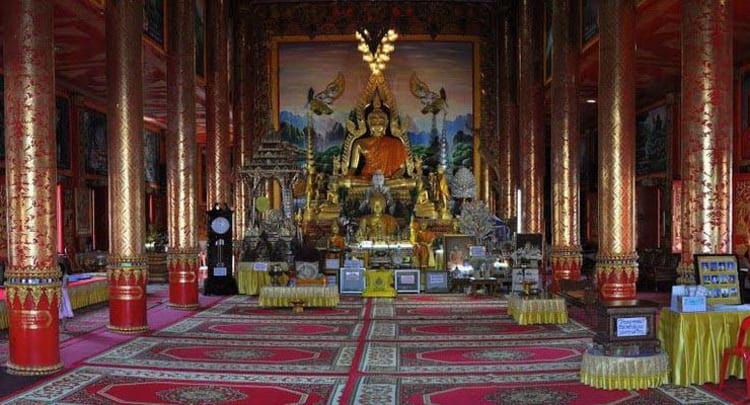 Wat Phra That Doi Chom