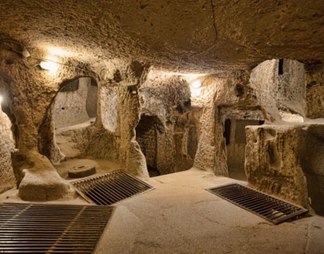 Cu Chi Tunnels Image