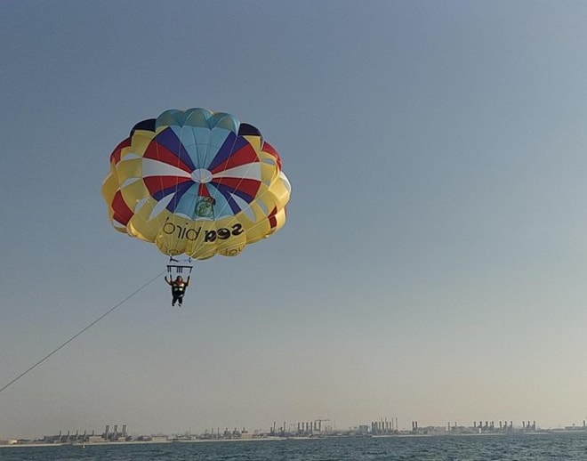 Parasailing in Dubai Image
