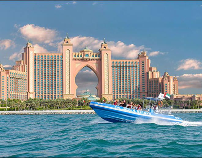 Boat ride in Dubai of 90 min Image