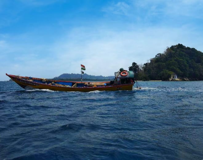 Ross And Smith Island Speed Boat Image