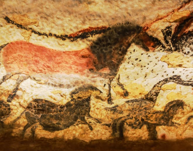 Lascaux Cave Tour Image