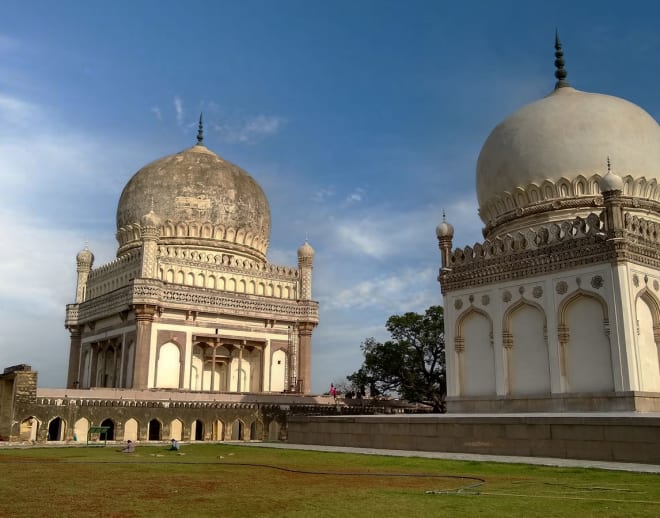 Half day tour to Golconda Fort and Qutub Shahi Tombs Hyderabad Image