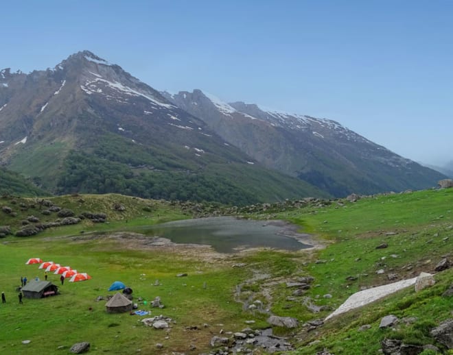 Ruinsara Lake Trek Image