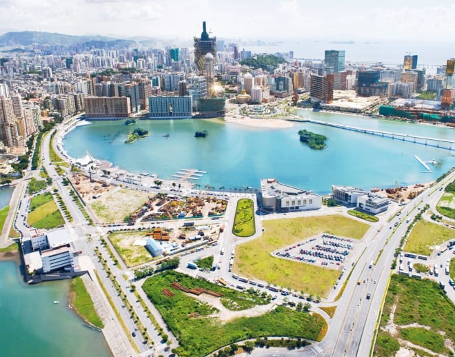 Macau Bungee Jumping: Macau Tower Image