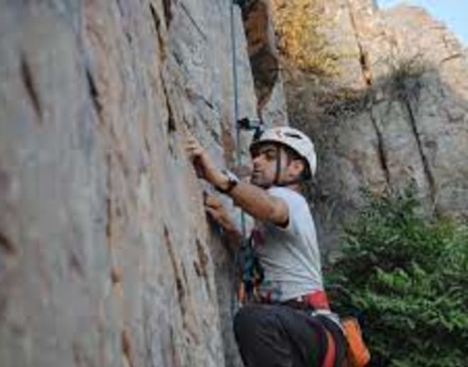 Rock climbing and Rappelling in Bir Image