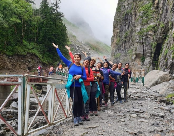 Valley of Flowers Trek from Bangalore Image