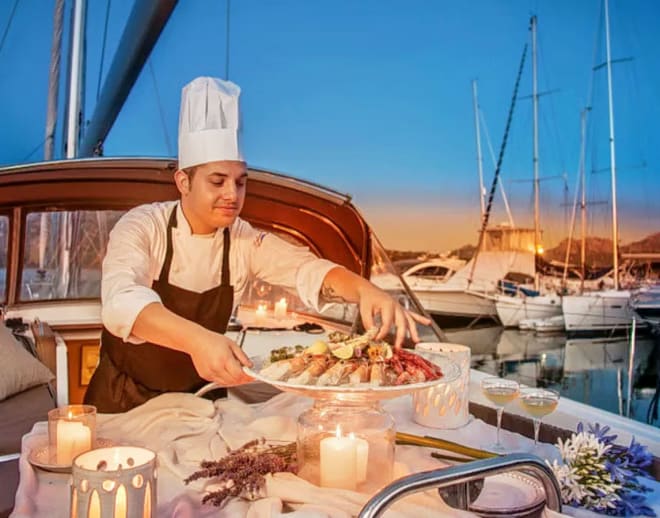 Romantic Dinner Cruise in Mumbai Image