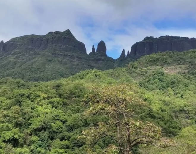 Mahuli Fort Trek Image