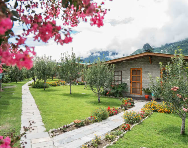 Larisa Resort Manali Image