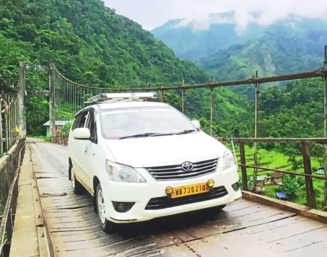 Bagdogra Airport To Darjeeling Taxi Image