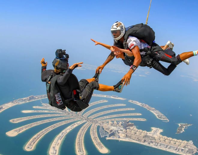 Skydiving in Dubai Image