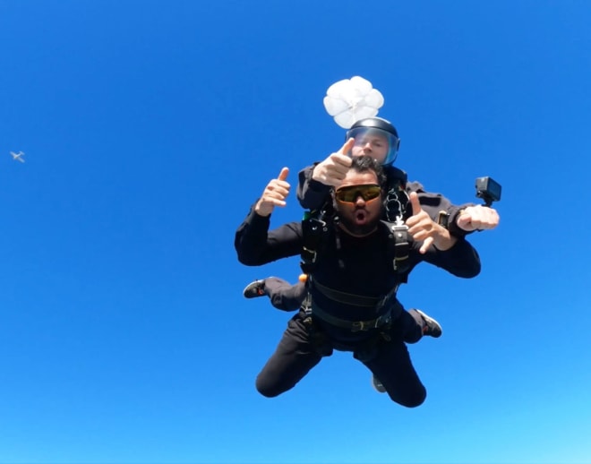 Skydiving in Delhi Image