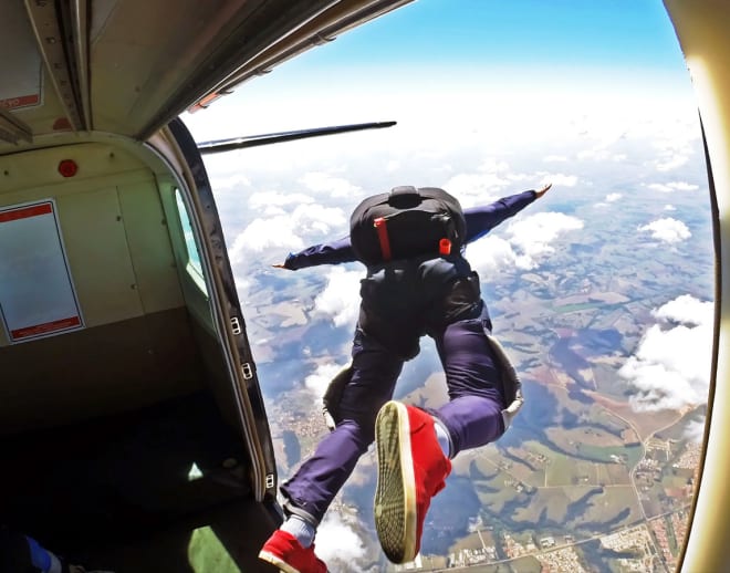 Skydiving in Delhi Image