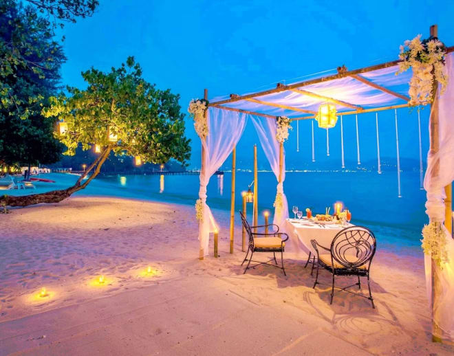 Romantic Candle Light Dinner In Andaman Image