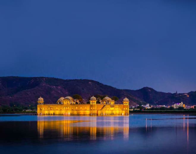 Night Walk Tour of Jaipur : Explore the nightlife of the sprawling urban! Image