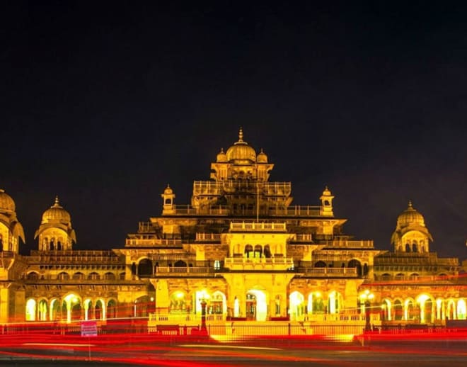 Night Walk Tour of Jaipur : Explore the nightlife of the sprawling urban! Image