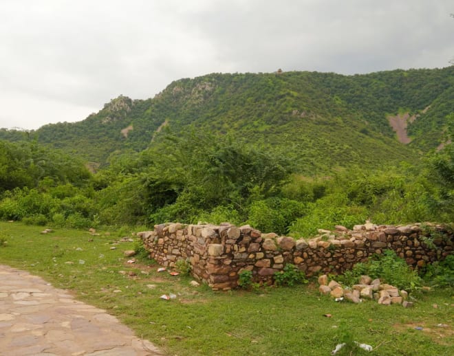 Trek to Bhuteshwar Nath Mahadev Jaipur Image