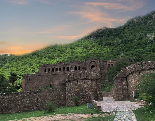 Bhangarh Fort Visit Image