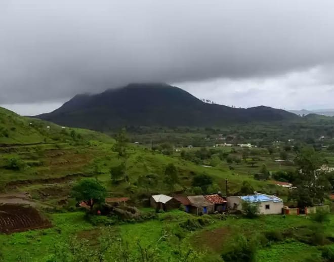 Purandar Fort Trek, Pune Image