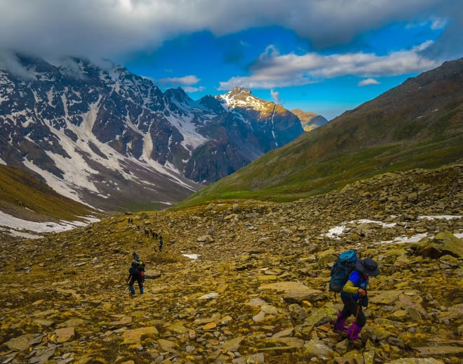 Buran Pass Trek Image