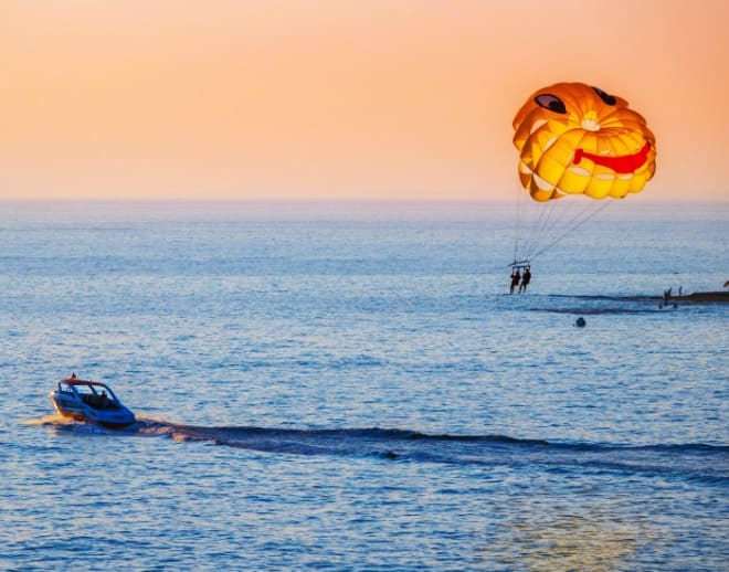 Parasailing in Gokarna Image