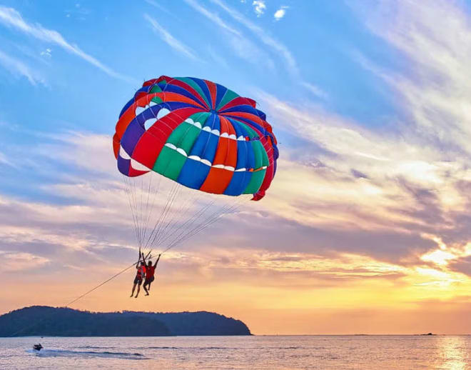 Parasailing in Gokarna Image