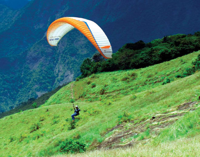 Paragliding in Vagamon Image