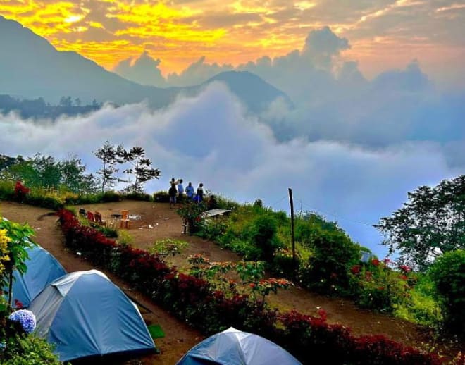 camping at Munnar Image