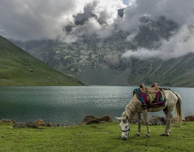 Harmukh valley trek Image