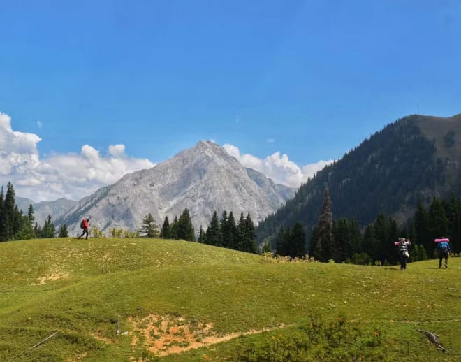 GUREZ VALLEY TREK Image